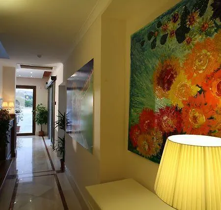 Palace 4s Hotel