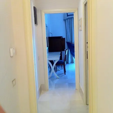 Palace 4s מלון 4*