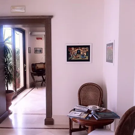 מלון Palace 4s 4*